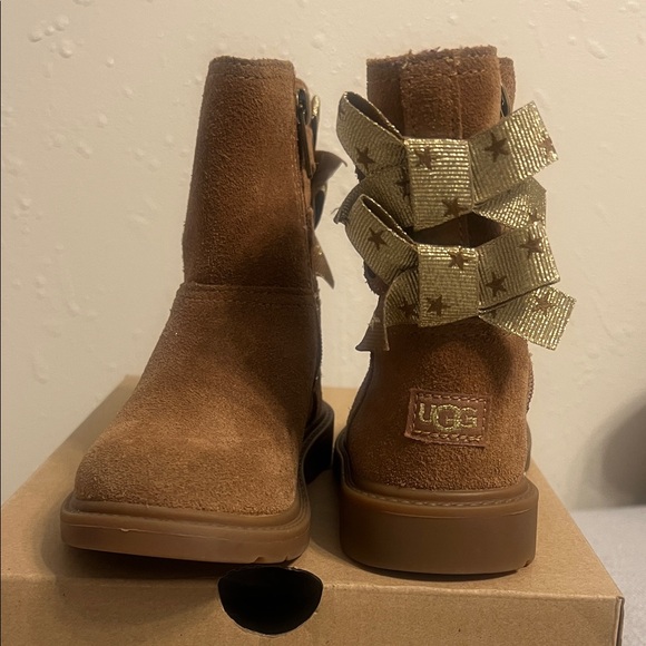 UGG Kids Brown Boots with Buckle Detail - Picture 1 of 6